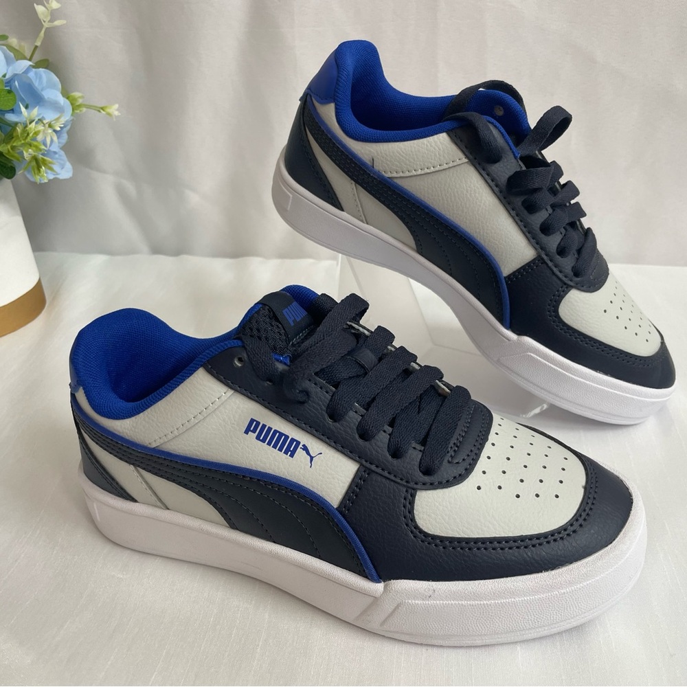 Puma Caven Big Boy  Blue and Gray Sneakers size 4